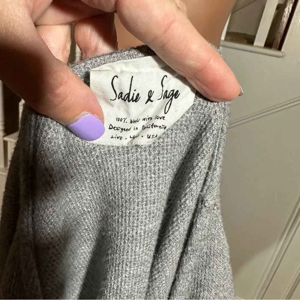 Gray knit twist front top - Picture 10 of 11